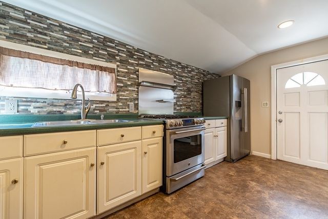 68 Northeast St, Woonsocket, RI 02895