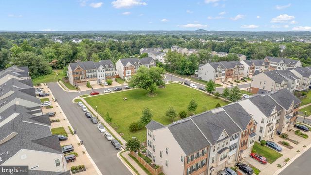 25284 ARROWROOT TER, Chantilly, VA 20152