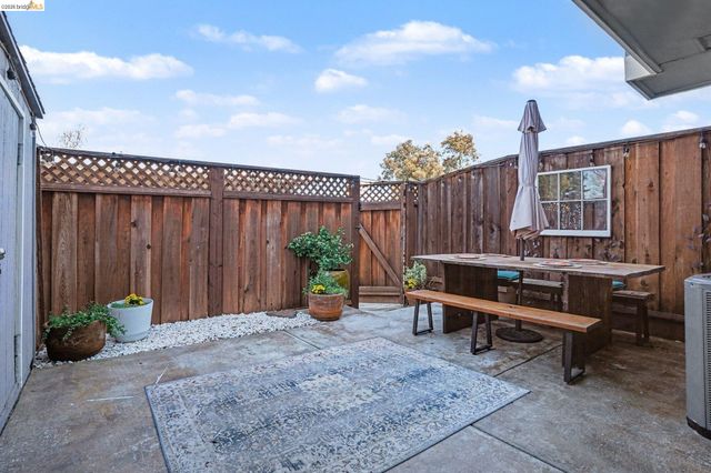 1913 Monterey Dr, Livermore, CA 94551