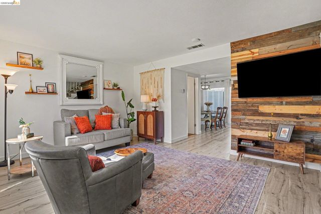 1913 Monterey Dr, Livermore, CA 94551