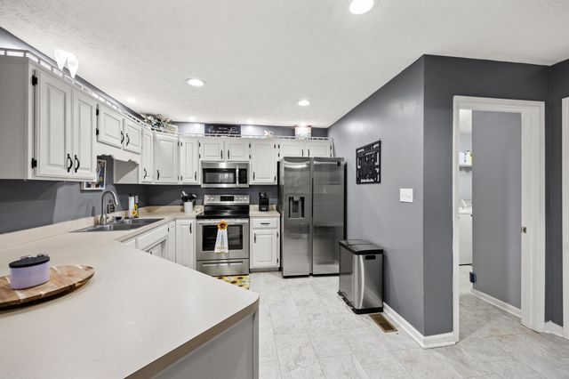 1067 Ashley Way, Lawrenceburg, KY 40342