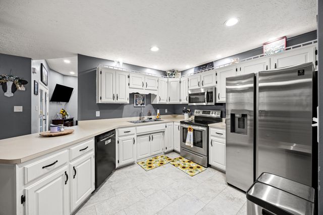 1067 Ashley Way, Lawrenceburg, KY 40342