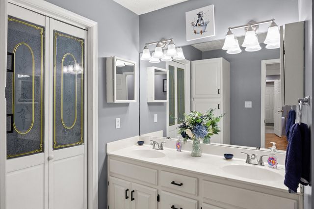 1067 Ashley Way, Lawrenceburg, KY 40342