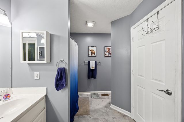 1067 Ashley Way, Lawrenceburg, KY 40342