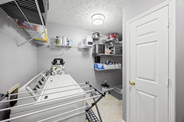 1067 Ashley Way, Lawrenceburg, KY 40342