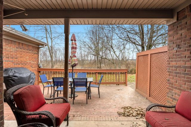 1067 Ashley Way, Lawrenceburg, KY 40342