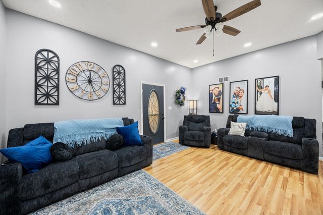 1067 Ashley Way, Lawrenceburg, KY 40342