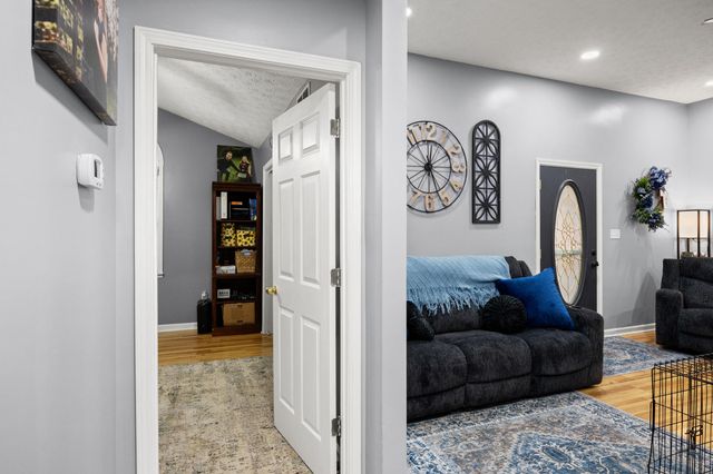 1067 Ashley Way, Lawrenceburg, KY 40342