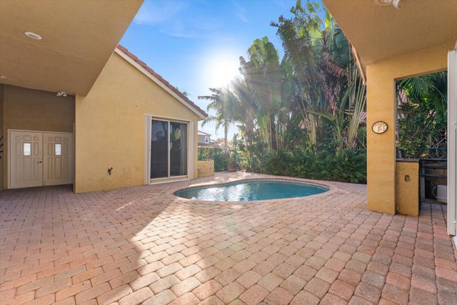 8085 Saw Palmetto Lane, Boynton Beach, FL 33436