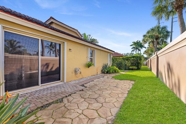 8085 Saw Palmetto Lane, Boynton Beach, FL 33436