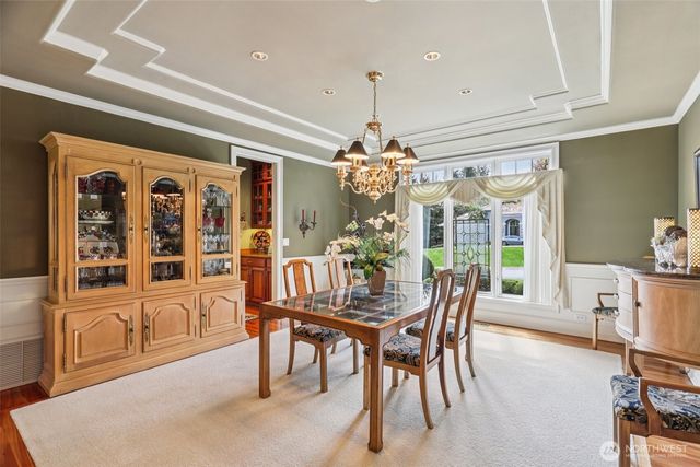 406 Windsor Dr SE, Sammamish, WA 98074