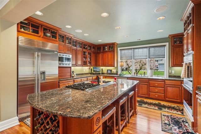 406 Windsor Dr SE, Sammamish, WA 98074