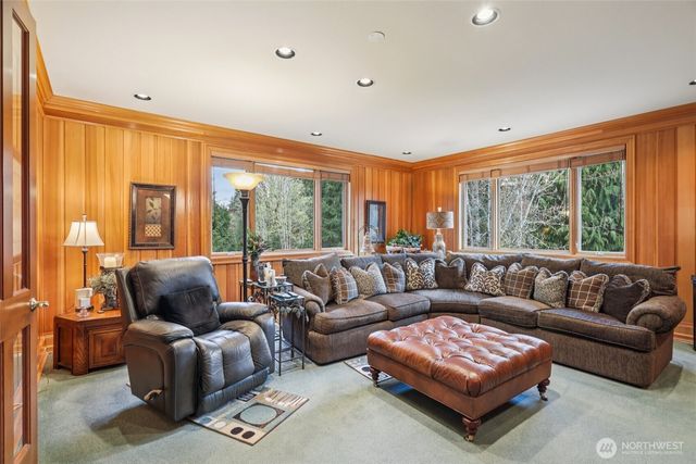 406 Windsor Dr SE, Sammamish, WA 98074