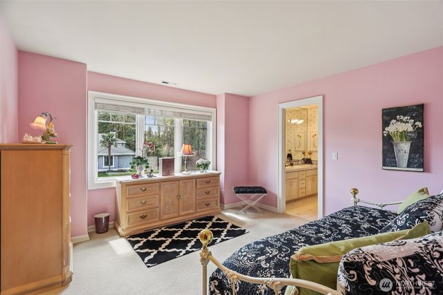406 Windsor Dr SE, Sammamish, WA 98074