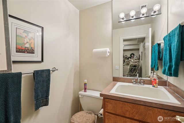 406 Windsor Dr SE, Sammamish, WA 98074