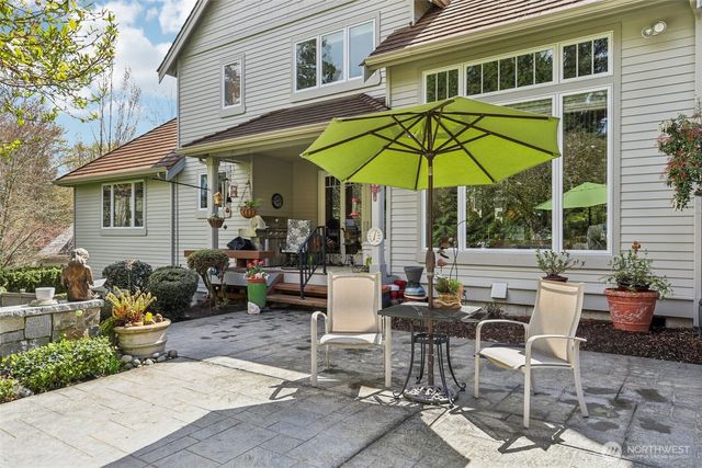 406 Windsor Dr SE, Sammamish, WA 98074