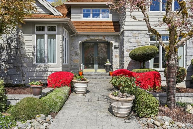 406 Windsor Dr SE, Sammamish, WA 98074