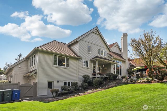 406 Windsor Dr SE, Sammamish, WA 98074