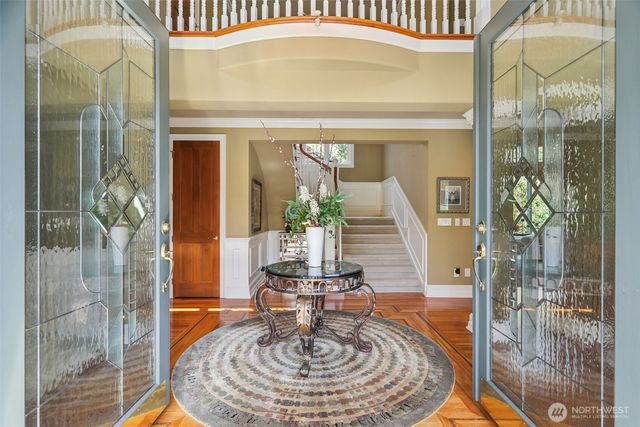 406 Windsor Dr SE, Sammamish, WA 98074