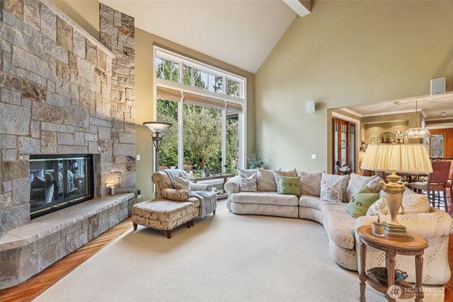 406 Windsor Dr SE, Sammamish, WA 98074
