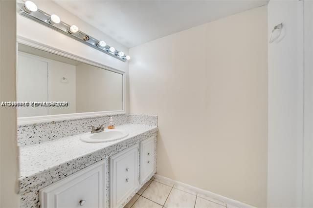 4848 NW 24th Court 230, Lauderdale Lakes, FL 33313