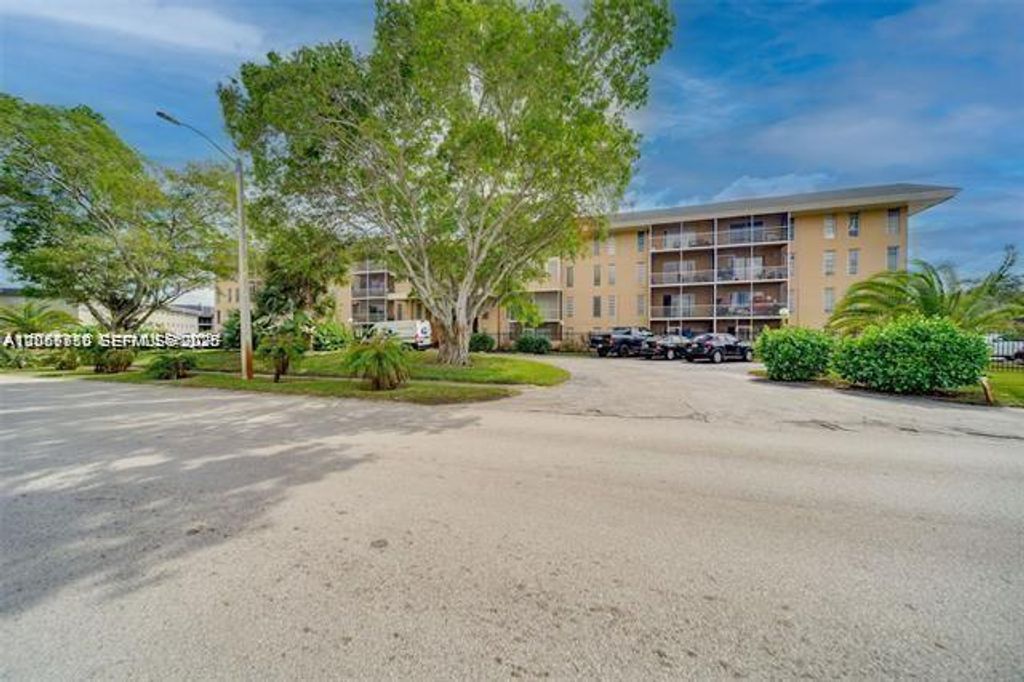 4848 NW 24th Court 230, Lauderdale Lakes, FL 33313