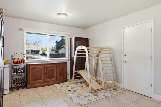 8859 Mohawk Way, Fair Oaks, CA 95628