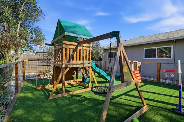 8859 Mohawk Way, Fair Oaks, CA 95628