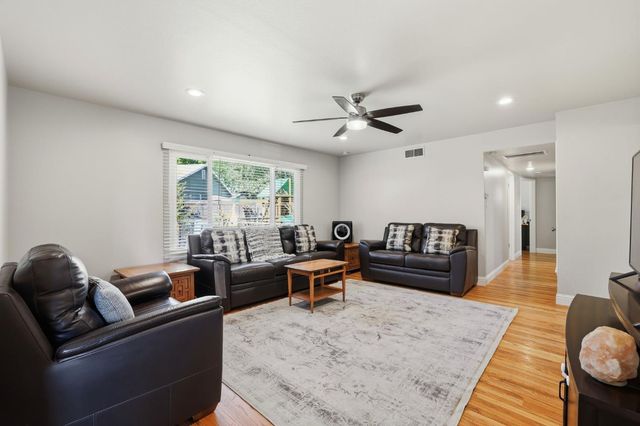 8859 Mohawk Way, Fair Oaks, CA 95628