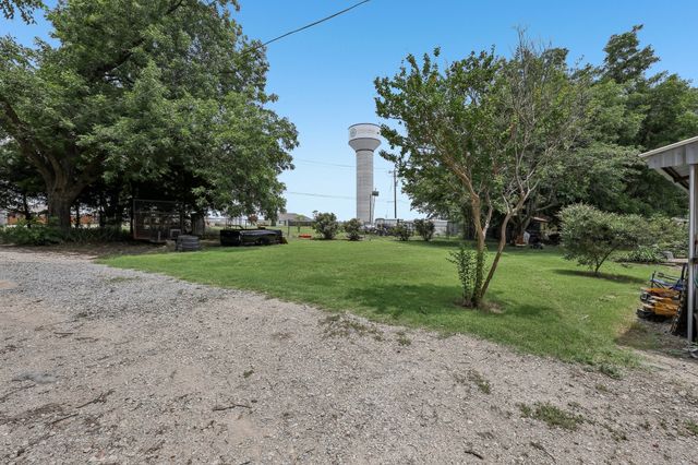 9490 County Road 443, Princeton, TX 75407
