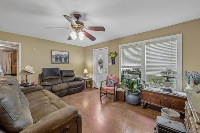 9490 County Road 443, Princeton, TX 75407