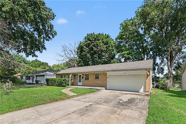 13008 E 38th Street, Independence, MO 64055