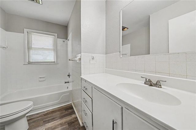 13008 E 38th Street, Independence, MO 64055