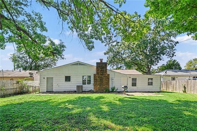13008 E 38th Street, Independence, MO 64055