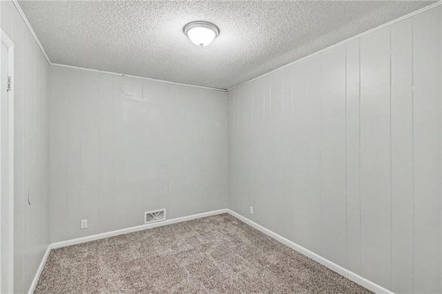 13008 E 38th Street, Independence, MO 64055