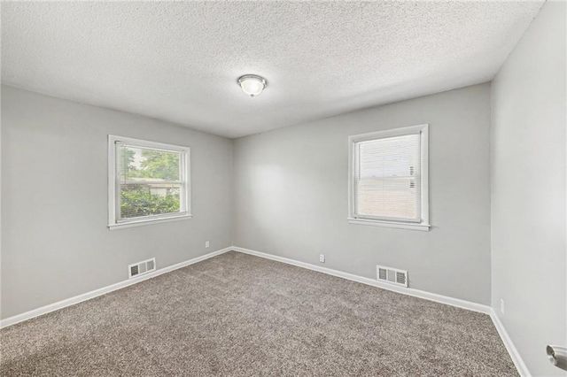 13008 E 38th Street, Independence, MO 64055