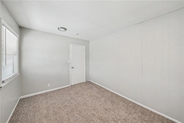 13008 E 38th Street, Independence, MO 64055