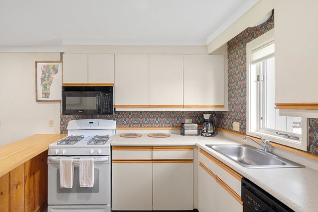 261 Village Green Dr Unit 10C, Stowe, VT 05672