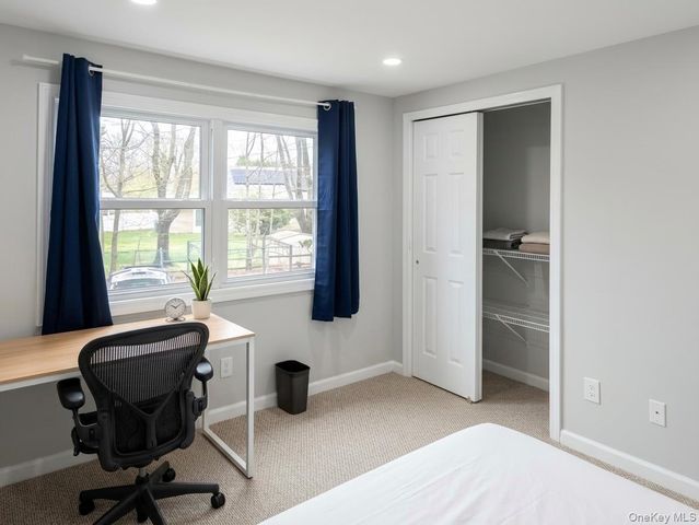 11 Manor Lane, Stony Brook, NY 11790