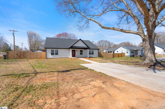 210 Sulphur Springs Drive, Greenville, SC 29617