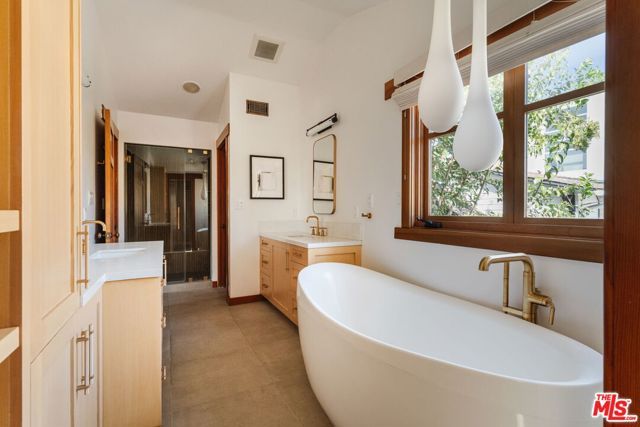 706 Navy Street, Santa Monica, CA 90405