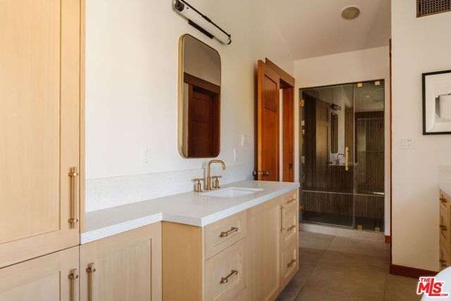 706 Navy Street, Santa Monica, CA 90405