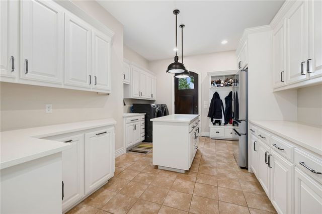 7205 Dunroven Lane, Rogers, AR 72758