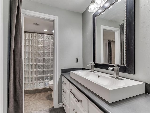 7400 Aurelia Road, Oklahoma City, OK 73121