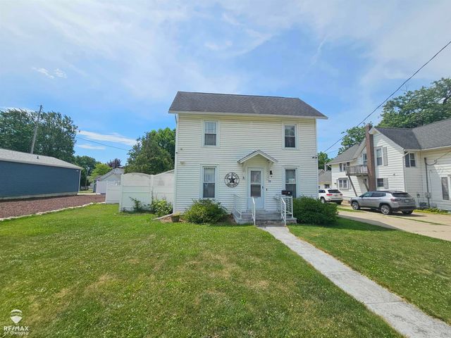 614 E Oliver Street, Owosso, MI 48867