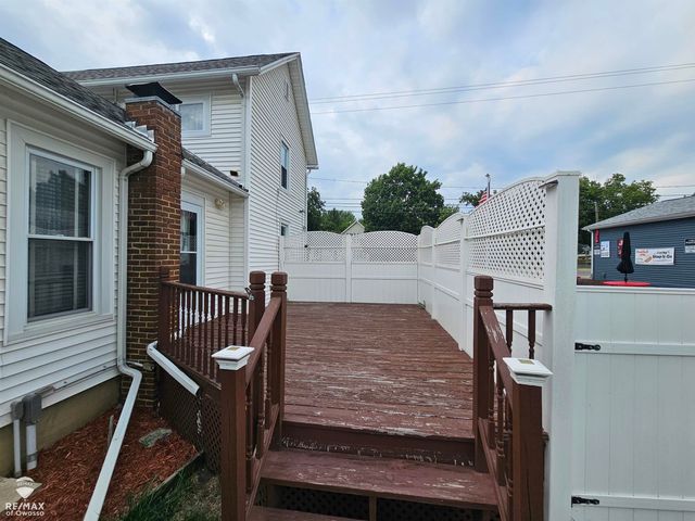 614 E Oliver Street, Owosso, MI 48867