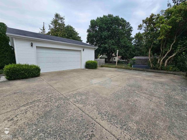 614 E Oliver Street, Owosso, MI 48867