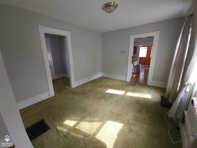 614 E Oliver Street, Owosso, MI 48867