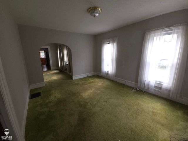 614 E Oliver Street, Owosso, MI 48867
