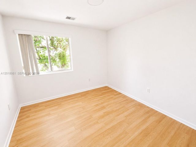 15721 SW 137th Ave 202, Miami, FL 33177